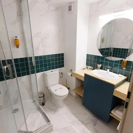 Yvy Hotel 3*